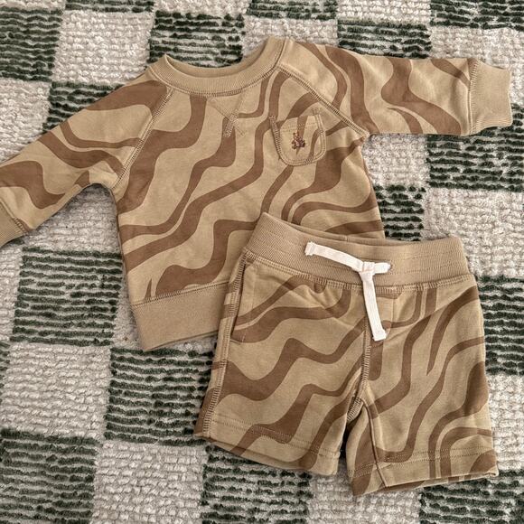 Baby GAP 2-Piece Sweatsuit 3-6 Months Tan Brown Swirl NWOT Sweatshirt Shorts - Picture 8 of 8
